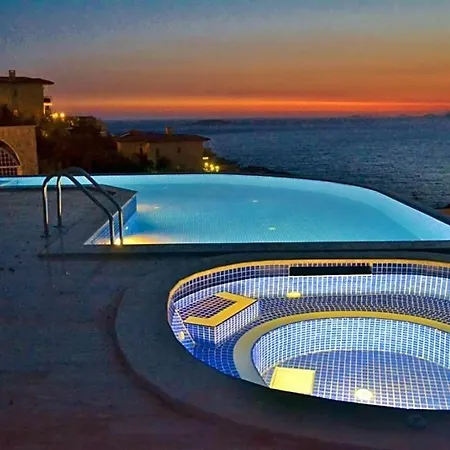 Yenikoy Sleeps 8 With Pool Air Con And Wifi Vilă *