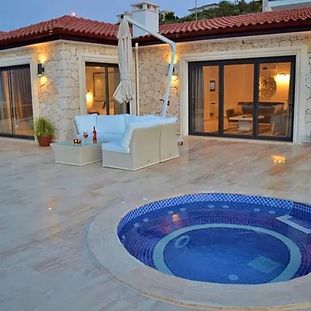 Yenikoy Sleeps 8 With Pool Air Con And Wifi