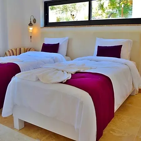 Vilă Yenikoy Sleeps 8 With Pool Air Con And Wifi