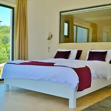 Yenikoy Sleeps 8 With Pool Air Con And Wifi Vilă Yenikoy (Kas)
