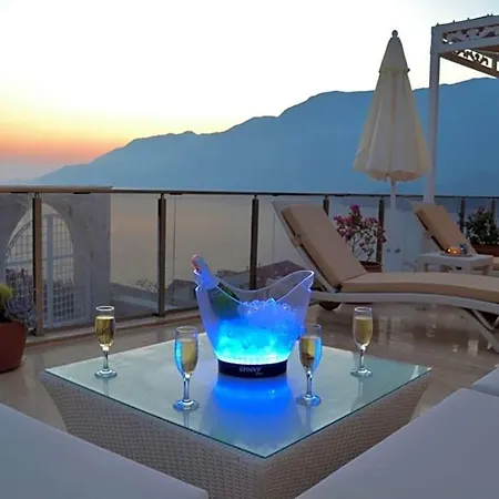 Yenikoy Sleeps 8 With Pool Air Con And Wifi Vilă Yenikoy (Kas)