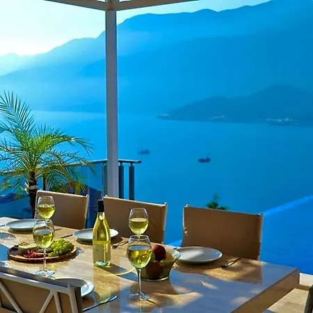 Vilă Yenikoy Sleeps 8 With Pool Air Con And Wifi