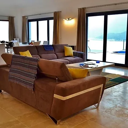Vilă Yenikoy Sleeps 8 With Pool Air Con And Wifi *