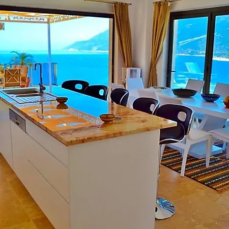 Vilă Yenikoy Sleeps 8 With Pool Air Con And Wifi