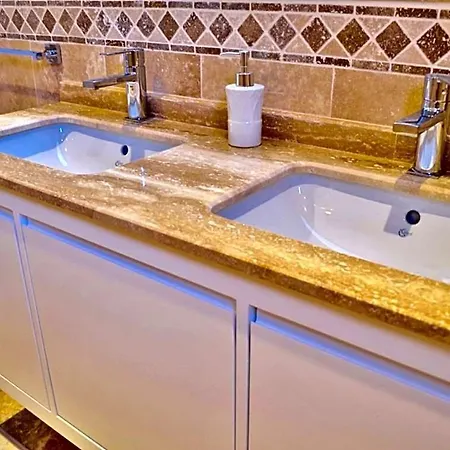 Yenikoy Sleeps 8 With Pool Air Con And Wifi