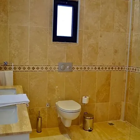 Vilă Yenikoy Sleeps 8 With Pool Air Con And Wifi *